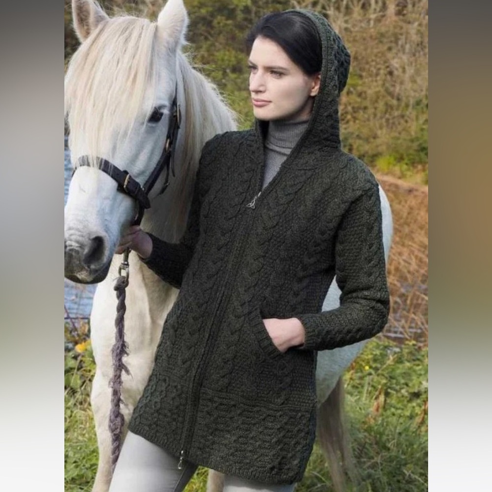NWOT Celtic Knot Zipper Hooded Cardigan